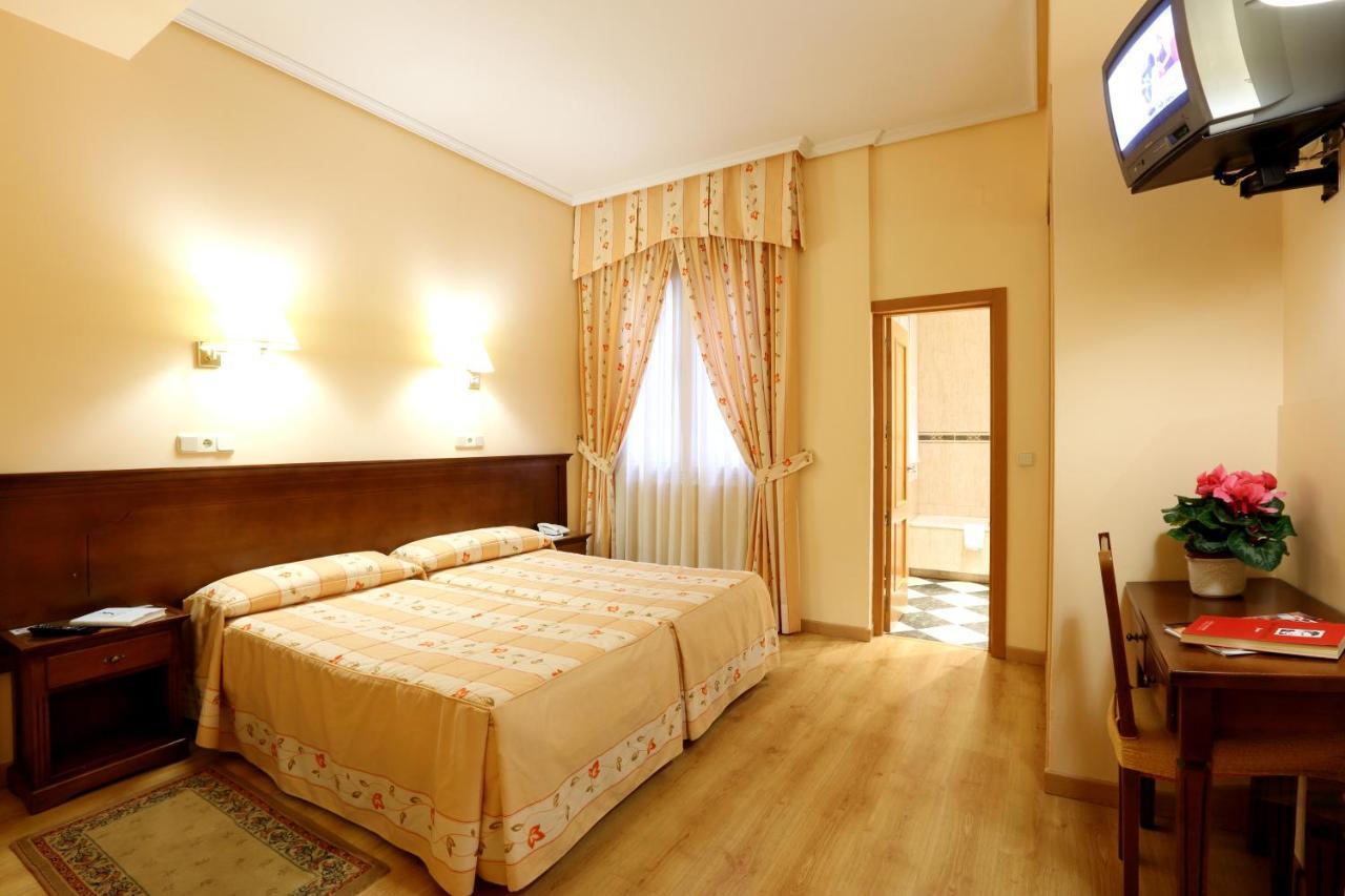 Hostal Silserranos Hotel Madrid Room photo